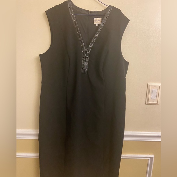 Black sleeveless midi dress with faux leather vneck. Zipper back 41.5” length - Picture 1 of 3